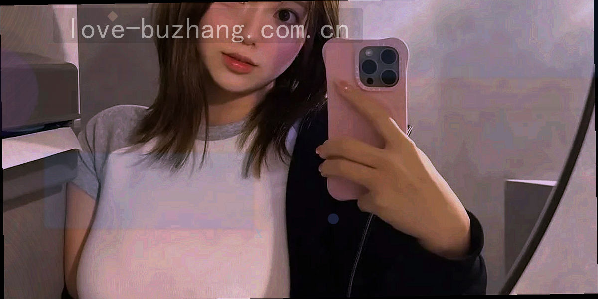 同题材作品《夜班课长》横幅剧照：深夜办公室的走廊灯光